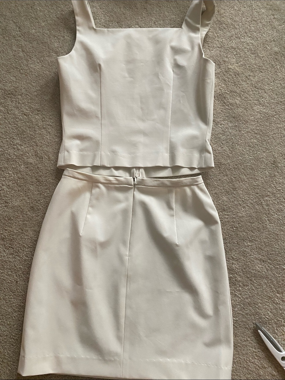 Vintage cream size 4 Cache skirt and top set - Picture 7 of 7